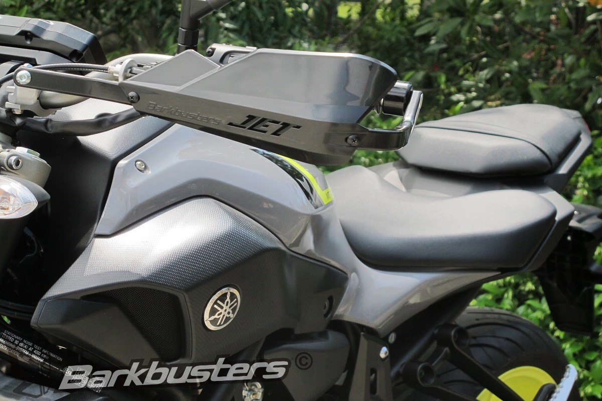 BARKBUSTERS Handguard Hardware Kit (Code: BHG-068) fitted to YAMAHA MT-07 with JET guards (Code: JET-003) sold separately