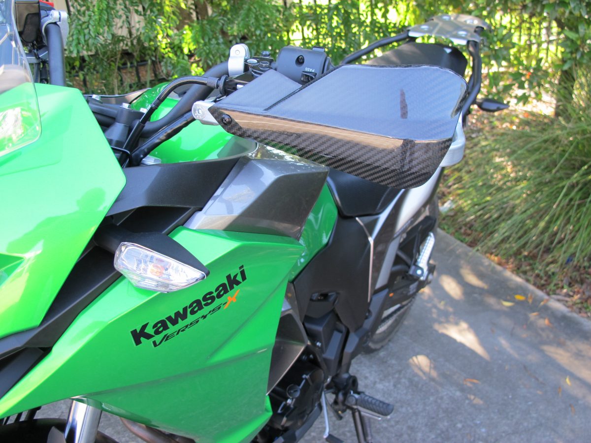BARKBUSTERS Handguard Hardware Kit (Code: BHG-036) fitted to KAWASAKI KLE 300 VERSY-X with CARBON guards (Code: BCF-003) sold separately