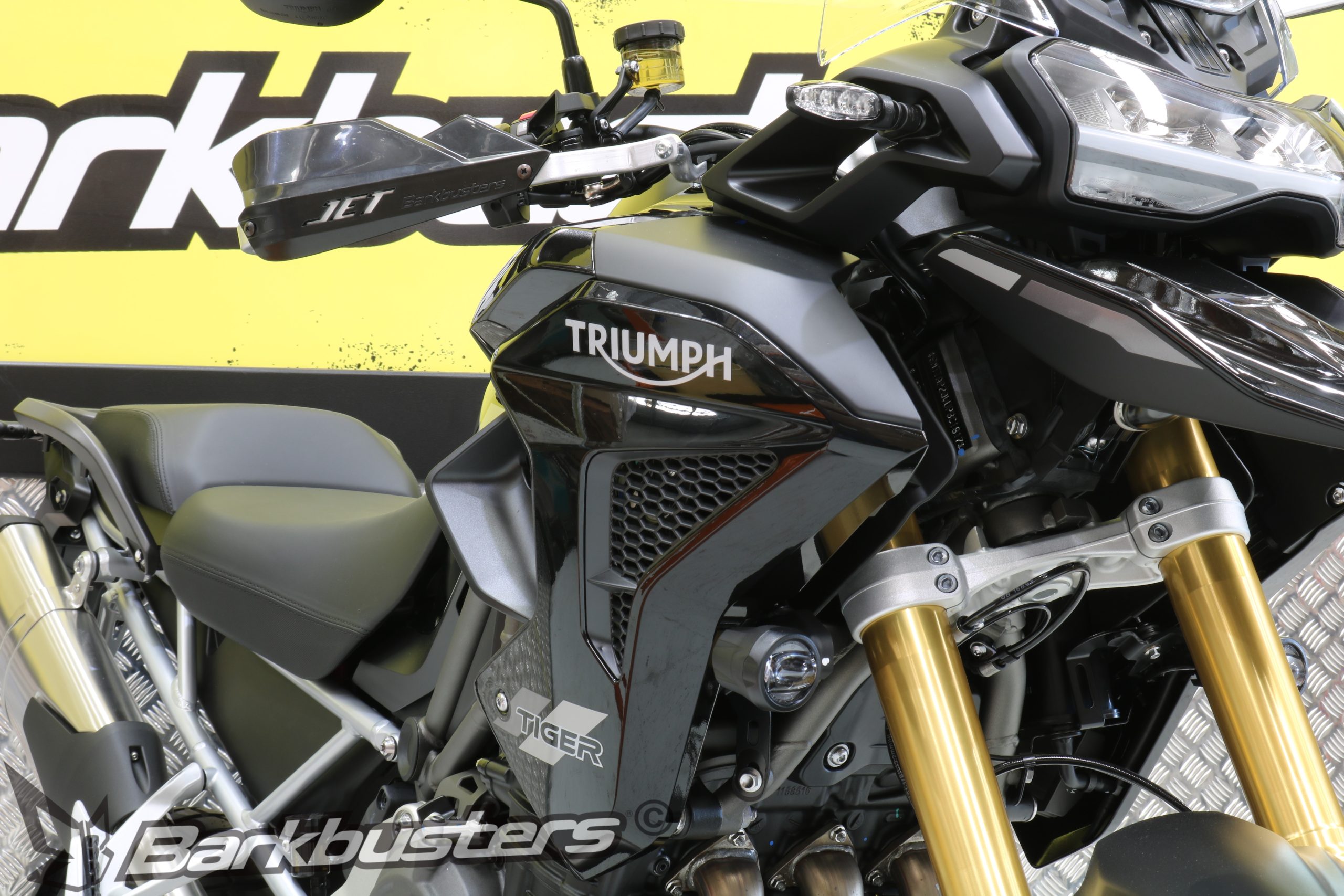 Tiger 1200 Rally Pro with Barkbusters JET Handguards