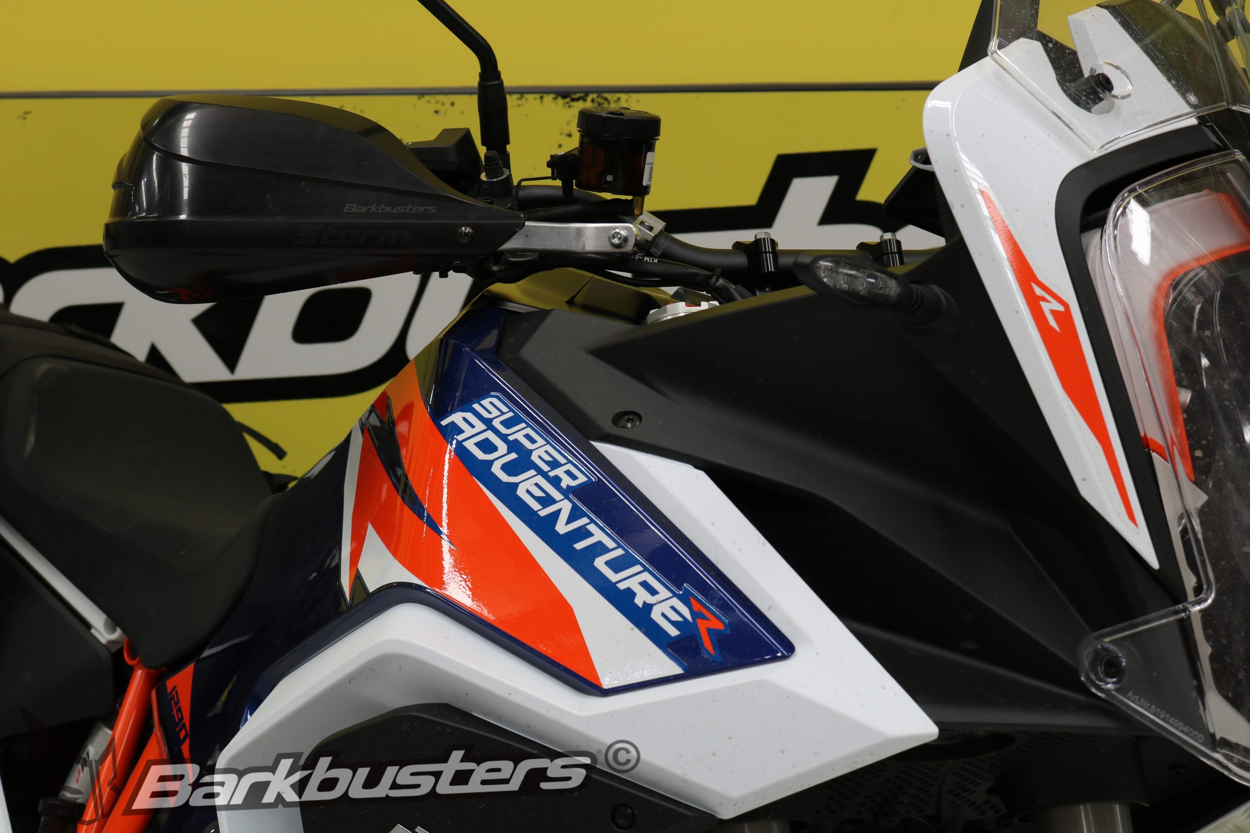 BARKBUSTERS Handguard Hardware Kit (Code: BHG-107-00) fitted to KTM SUPER ADVENTURE R with STORM Guards