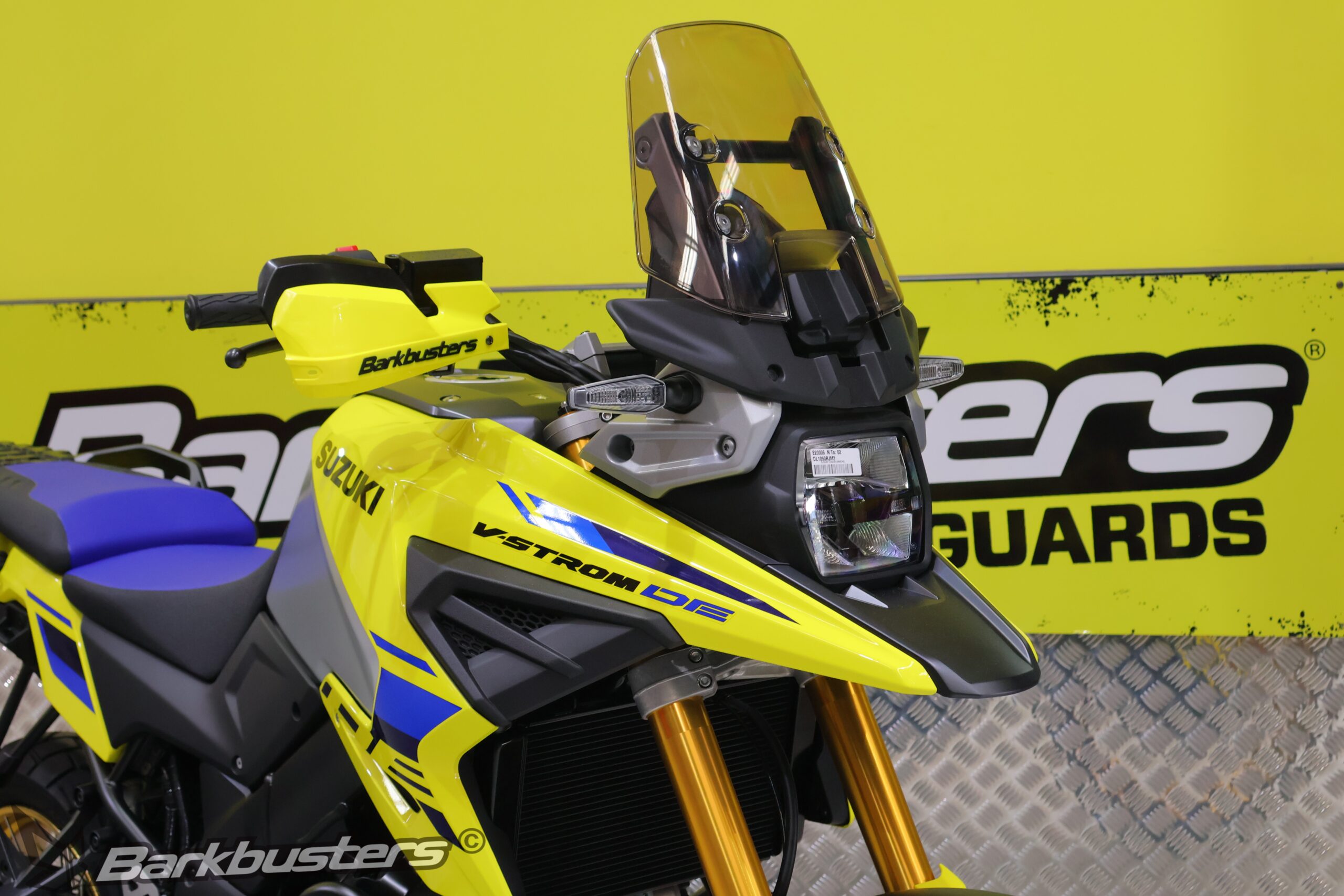 NEW Handguard to fit SUZUKI V-Strom 1050DE ('23 on) - Barkbusters Moto